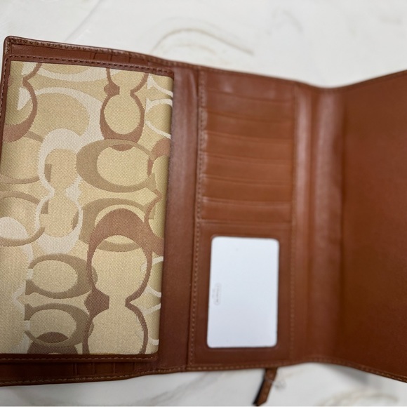 Coach Wallet - Picture 5 of 6